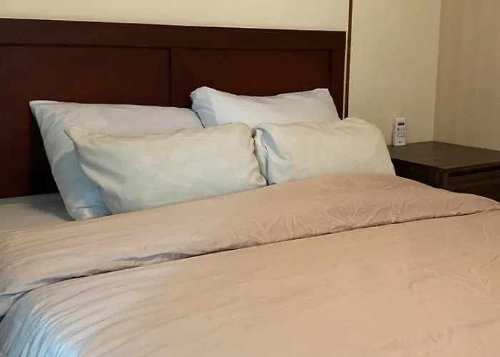 Shaw Blvd Modern Living - The Olive Place Aparthotel 4*